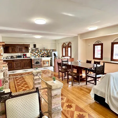 Elia Old Town 公寓